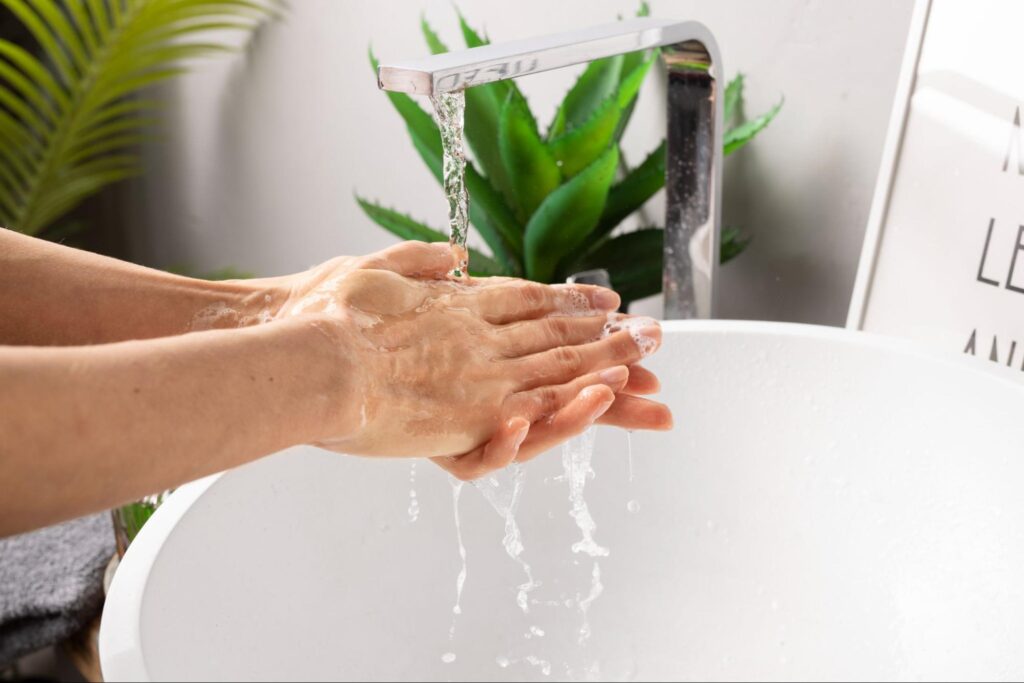 Chlore dans l’eau du robinet : quels impacts sur le goût et la santé et comment l’éliminer ?